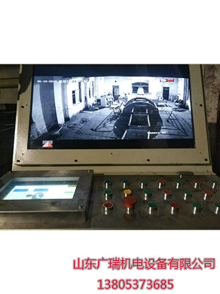 國內首臺可視彎道銷齒推車機